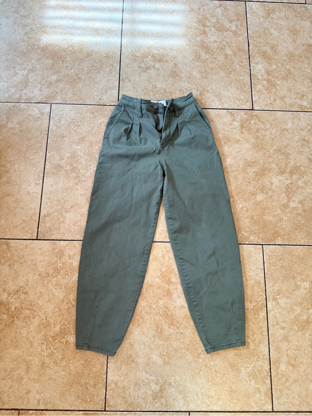 Hollister Ultra High-Rise Olive Green Tapered Pants